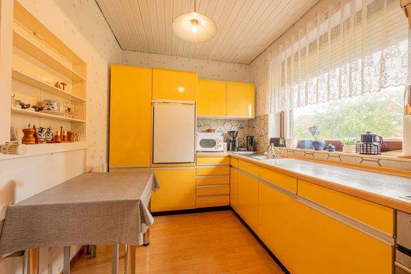 Lichtdurchflutete Küche