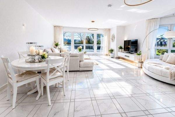 Offener Wohn- und Essbereich