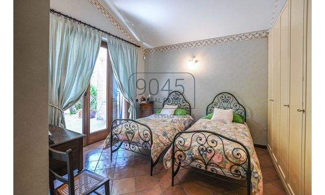 Elegante Villa mit Meerblick in der bezaubernden Hügellandschaft der Marken