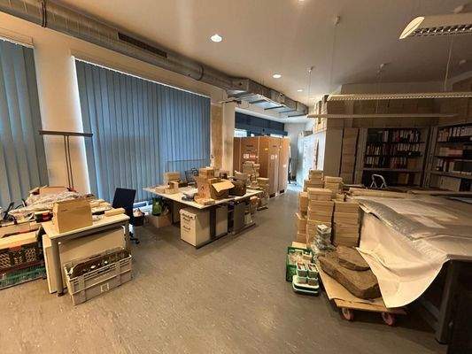 Lager mit ebenerdiger Tür