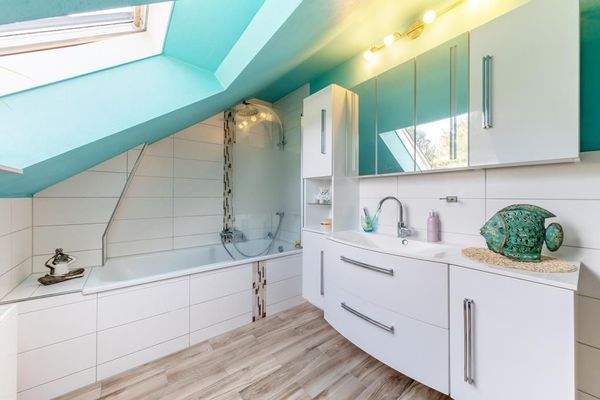 Vollbad im Dachgeschoss