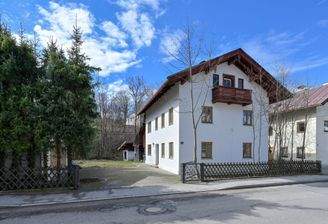 Gebäude von der Straße aus