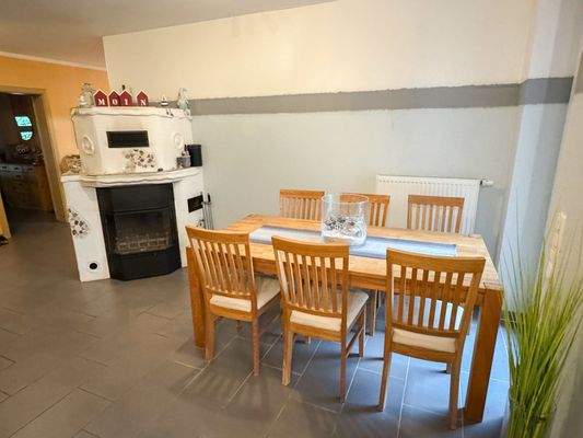 Essbereich mit Kamin