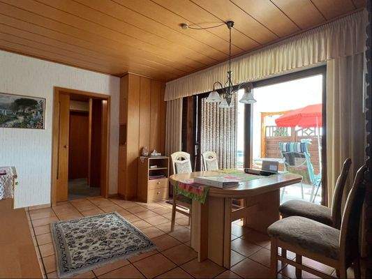 Essdiele mit Zugang ....