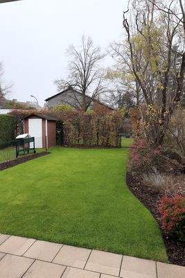 Südterrasse und Garten.jpg