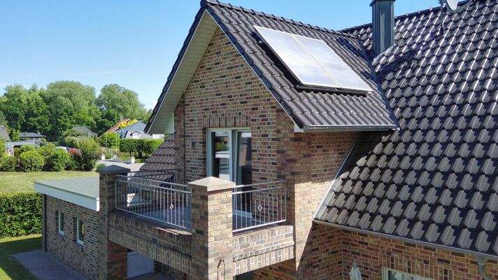 V1599 Balkon und Solarthermie