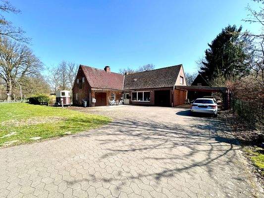 großzügiger Hof mit unendlichen Möglichkeiten