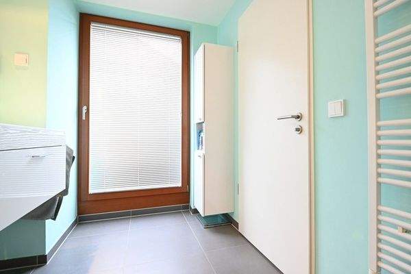 Tageslichtwannenbad (60)