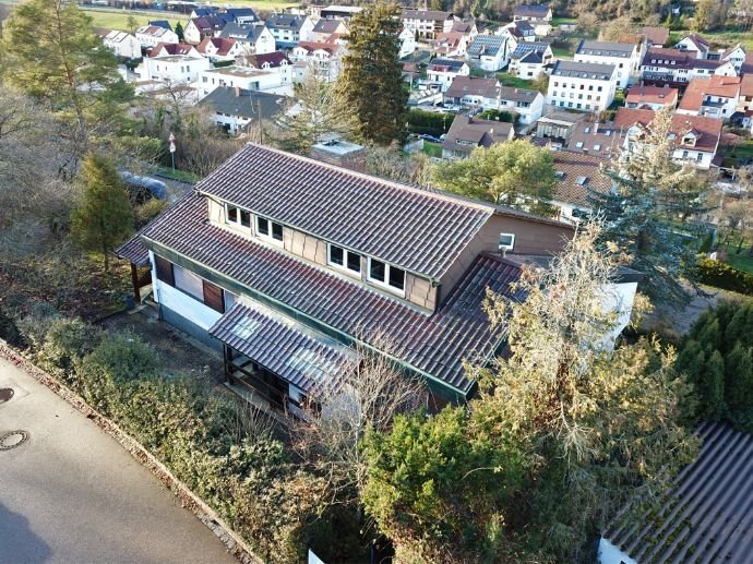 Großzügiges Mehrfamilienhaus in Aussichtslage