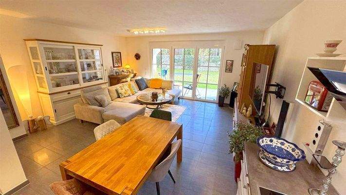 Wohnzimmer ca. 33 m²