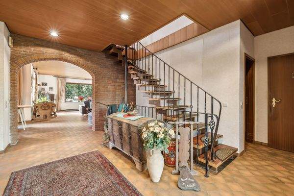 Flur mit Treppenhaus