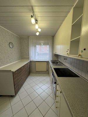  Küche mit EBK im EG