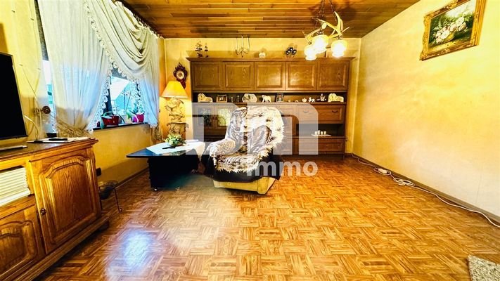 Vorderhaus EG Wohnzimmer