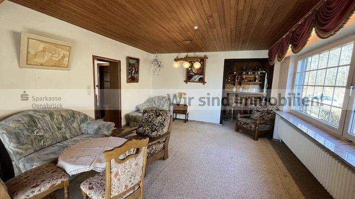 Wohnzimmer mit Theke