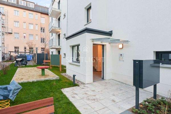 Eingangsbereich mit attraktivem Innenhof