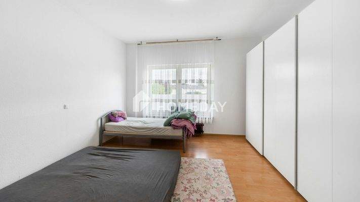 1. OG Schlafzimmer 1