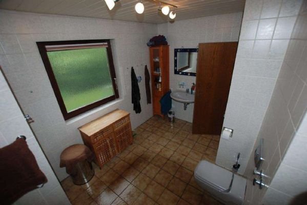 EG Badezimmer mit Fenster