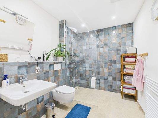 Badezimmer Wohnung 1