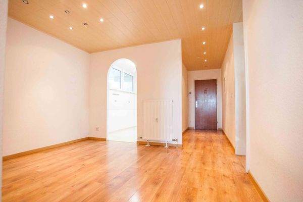 Essdiele mit angrenzender Küche