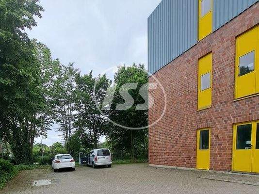 Objektbild mit Parkfläche