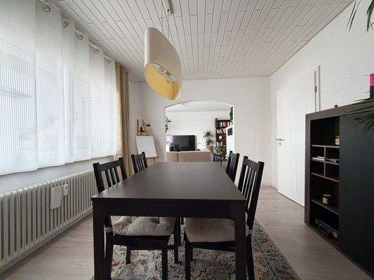 EG Esszimmer: Der Tisch verbindet Alltag, Gäste und Gespräche