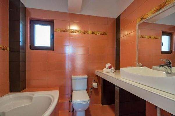 Kreta – Luxusvilla mit Meerblick in Triopetra