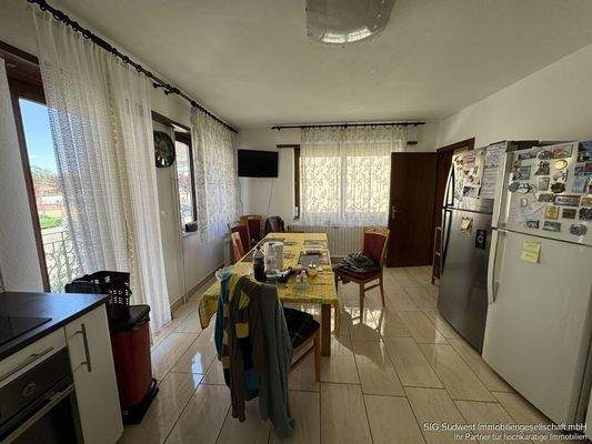 Einbaulüche mit Essbereich