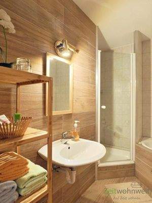 Blick ins schöne Bad