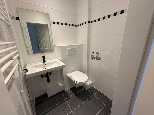 separates WC