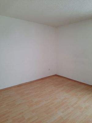 Leeres Zimmer mit Holzboden