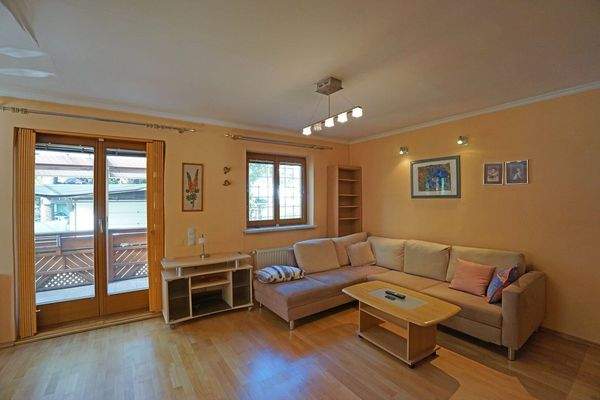 Wohnzimmer mit Terrassenausgang