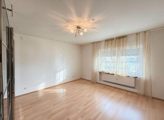 Schlafen 2 / Büro 1. OG - (KI generiert)