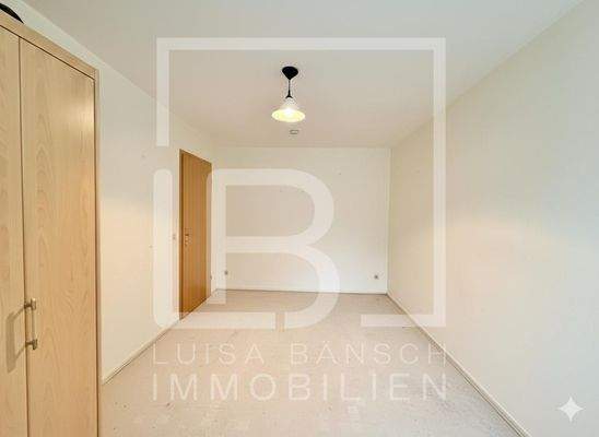 Schlafzimmer (2).JPG