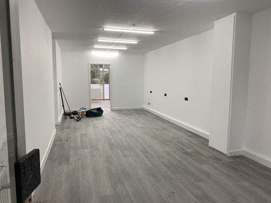 Eingang & Behandlungsraum