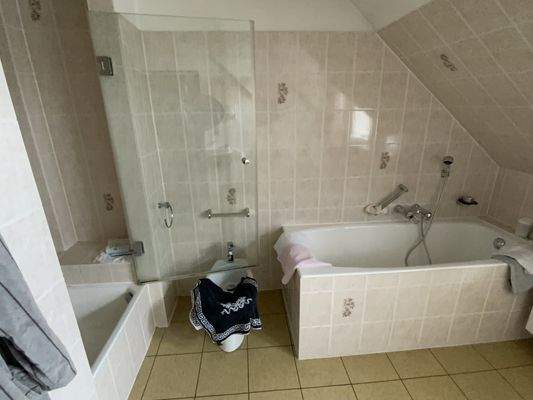 Vollbad im Obergeschoss