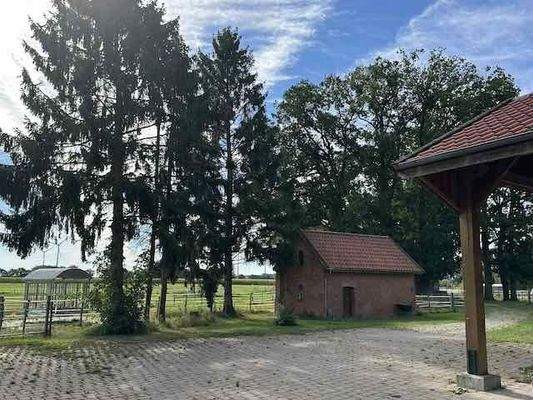 liebevoll saniertes kleines Backhaus