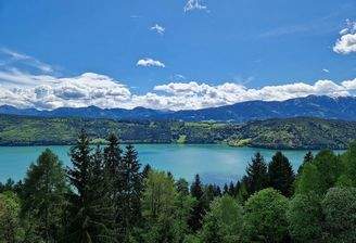 Seefarbe nach einem Regen