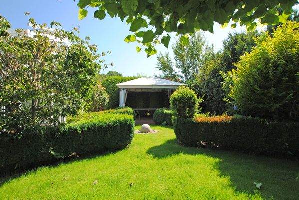 Terrasse mit Pavillion