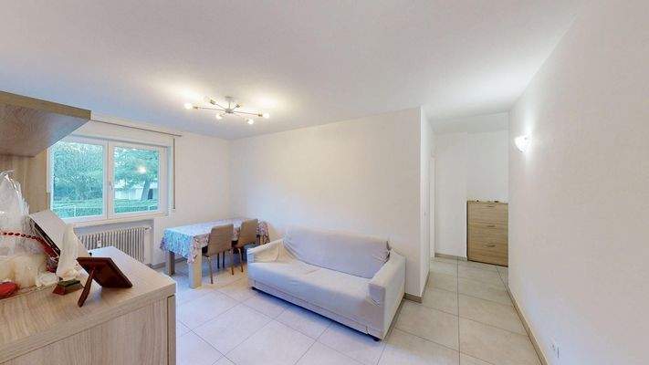 Meran-Merano-in-vendita-vendesi-verkaufen-Zweizimmerwohnung-bilocale-ristrutturato-saniert-Balkon-balcone-Garage-investimento-Investition-vermietet-affittato