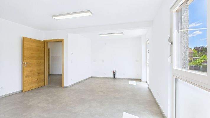 Büro 2 mit Küchenzeilenanschluss