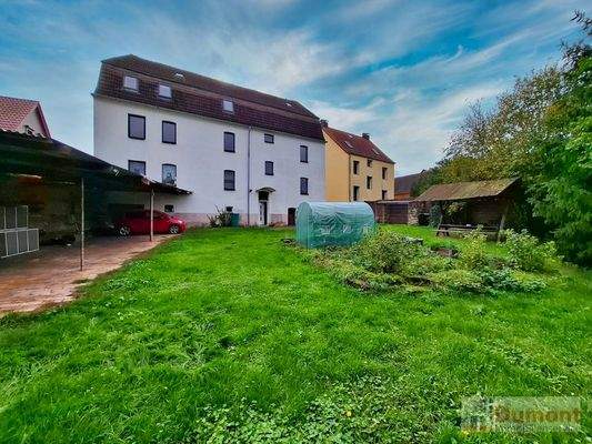 Rückseite vom Haus und Garten