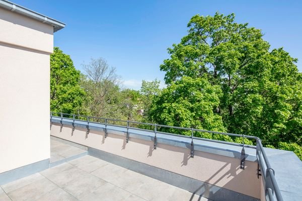 Große Balkone und Terrassen