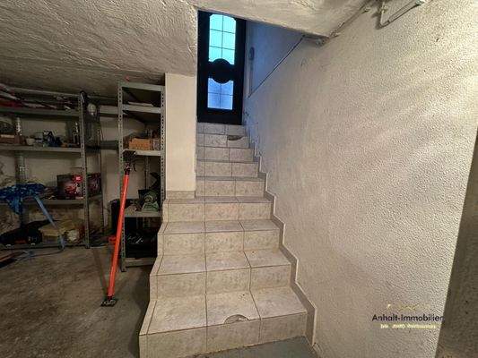 Keller-Treppe zum Hof