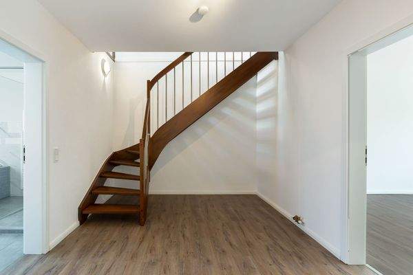 Aufgang vom 1. zum 2. OG