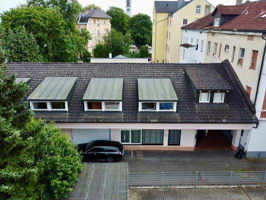 Wohn- und Bürogebäude außen