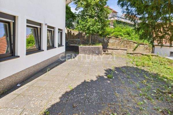 Gegenüberliegende Ansicht