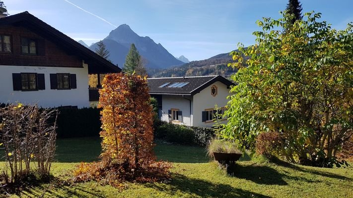 Blick zum majestätisch hochragenden Wetterstein 