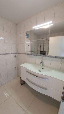 Bad_mit_Waschmaschinenanschluß_gr.Wohnung_Waldenbuch.jpg