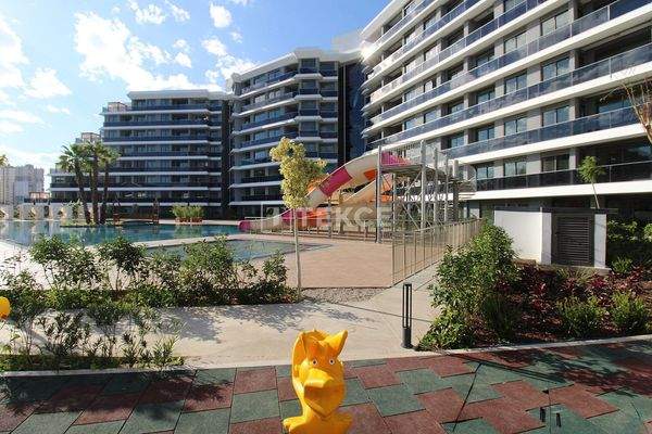 Apartments with Swimming Pool and Aquapark in Antalya Altintas