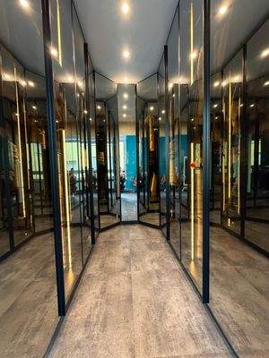 Begehbarer Kleiderschrank